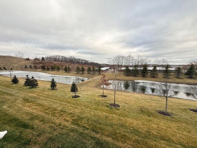 Building Photo - Lake Orion Townhome for Rent – 3 Bed, 2.1 Bath | 1,858 Sq Ft | $3,000/month