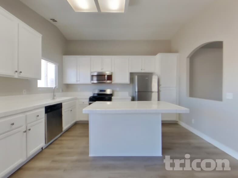 Building Photo - 12675 1st Ave