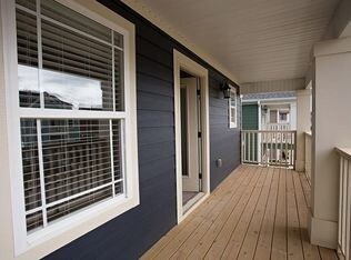 2nd level porch - 6513 Knollview W Way