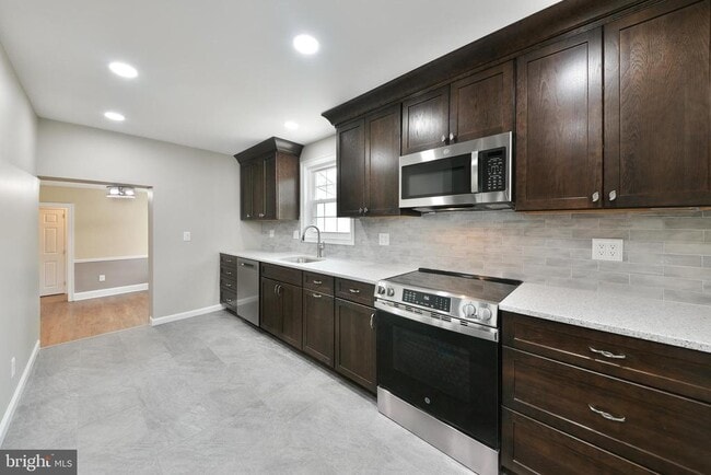 Building Photo - 6166 Mechanicsville Rd