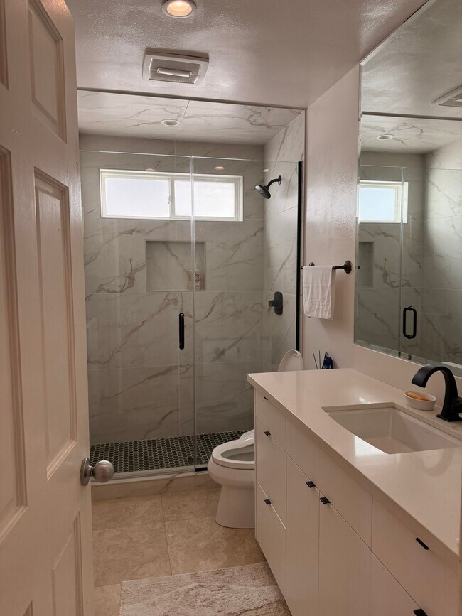 Hallway bathroom - 2212 The Strand