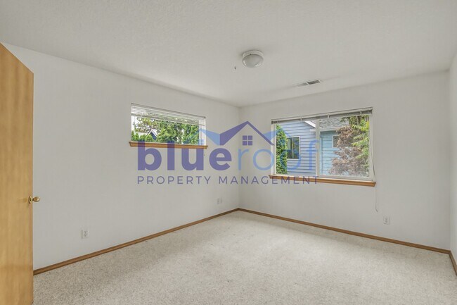 Building Photo - 520-522 SW 150th Ave
