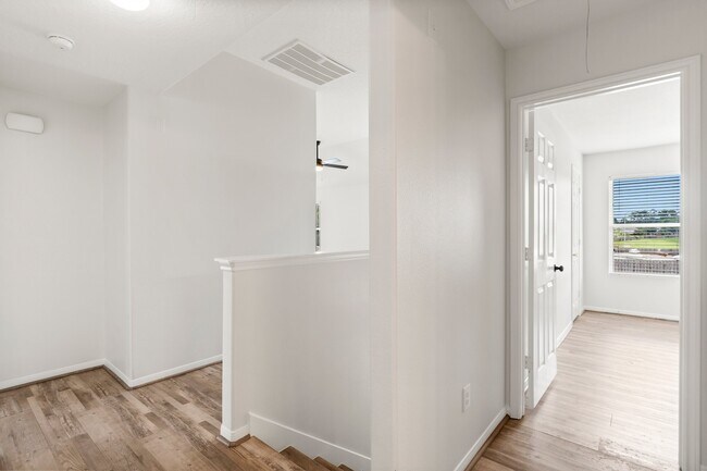 Building Photo - 2437 Aspen Dale Dr