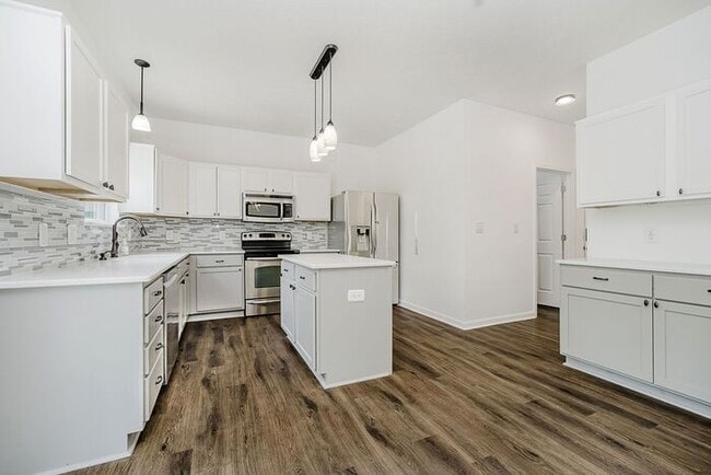 Building Photo - 6563 Enclave Blvd