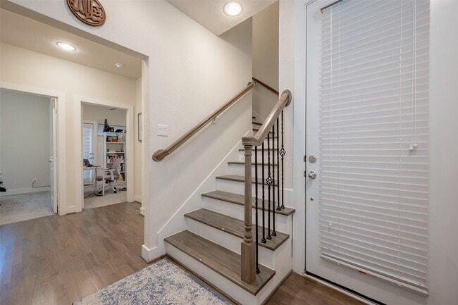 Building Photo - 3904 Tulane Oak Dr