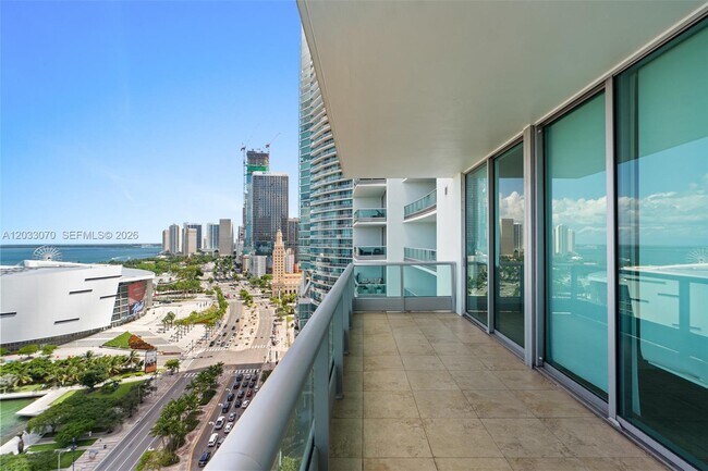 Building Photo - 900 Biscayne Blvd