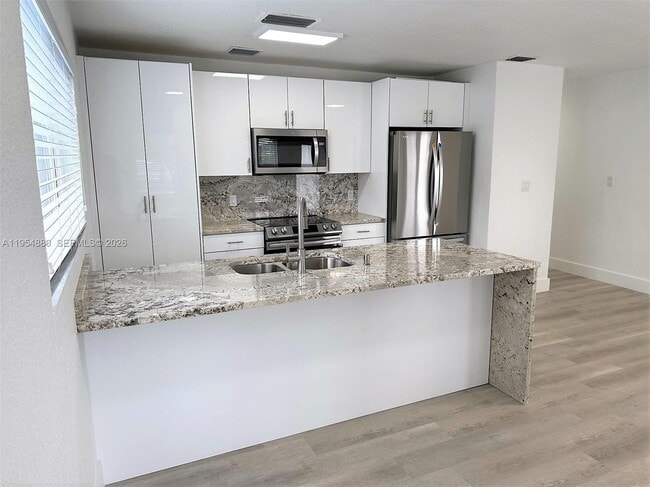 Building Photo - 11230 SW 5th St