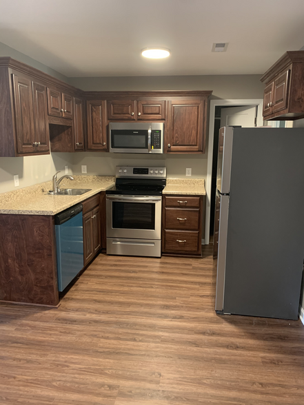 Kitchen - 118 Bethany Ln