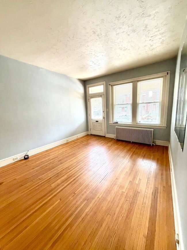 Building Photo - 139 College Ave