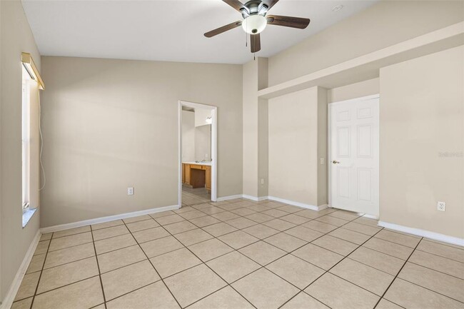 Building Photo - 3145 Stonehurst Cir