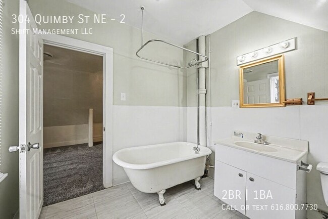 Building Photo - 304 Quimby St NE