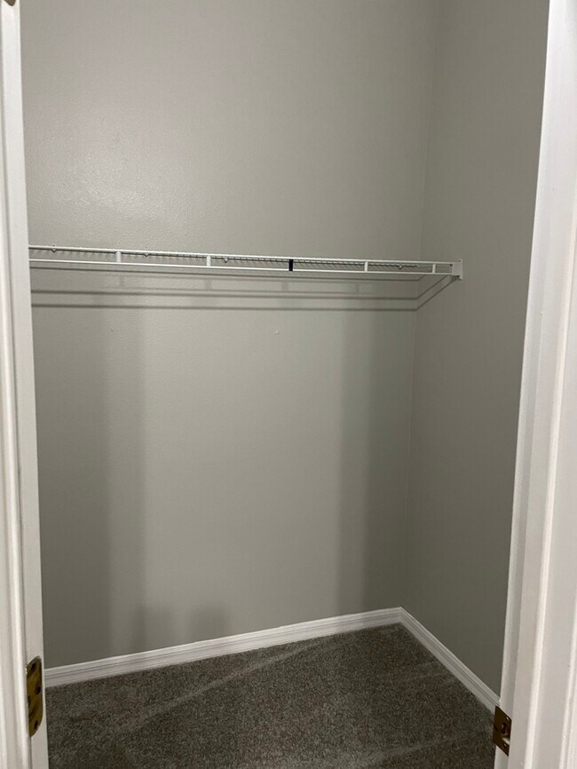 Building Photo - Great Home