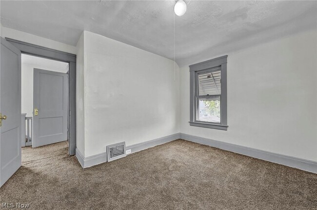 Building Photo - 3341 E 145th St