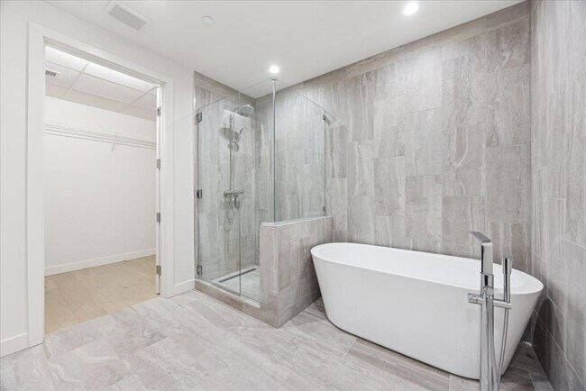 Building Photo - 44 East Ave