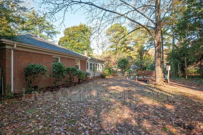Building Photo - 1612 Whitethorne Rd