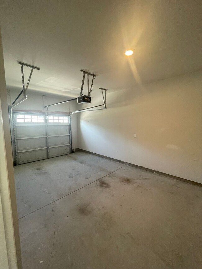 Building Photo - 3 Bedroom 2.5 Bathrooms In Greer Echo Ridg...