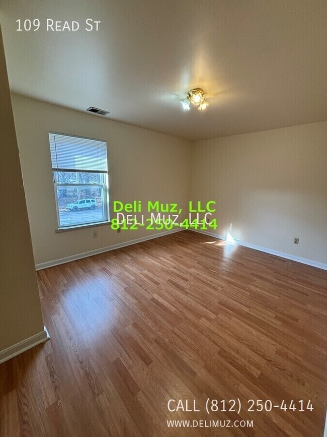 Building Photo - 109 Read St