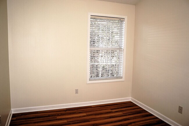 Building Photo - Spalding Co. Townhouse