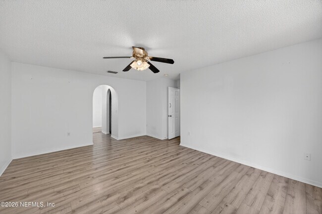 Building Photo - 7379 Edenfield Park Rd