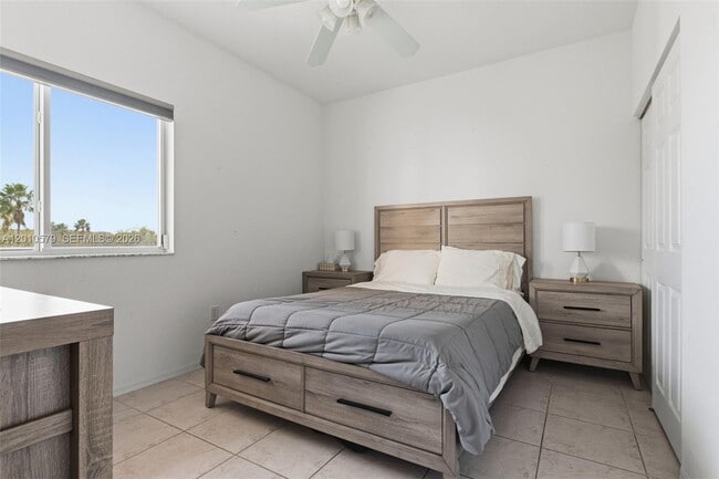 Building Photo - 7765 Yardley Dr