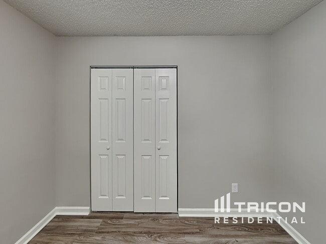 Building Photo - 2977 Champion Ln SW