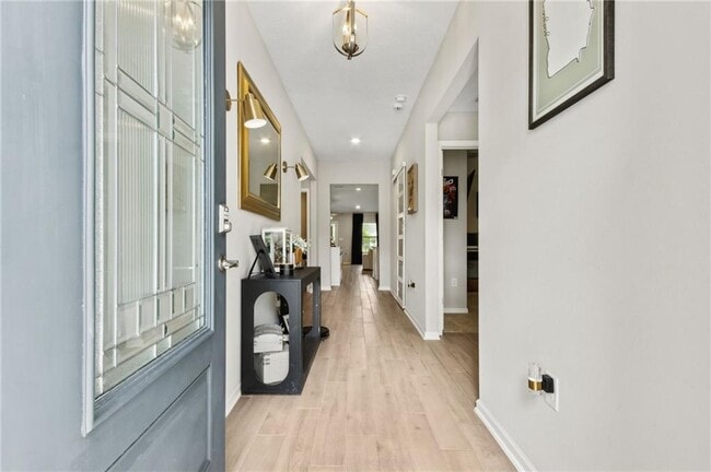 Building Photo - 300 Chinquapin Dr