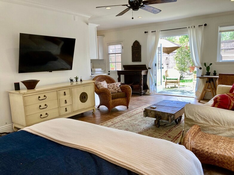 Building Photo - 5744 Calhoun Ave