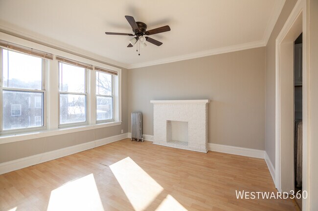 Building Photo - 2416 W Fargo-3