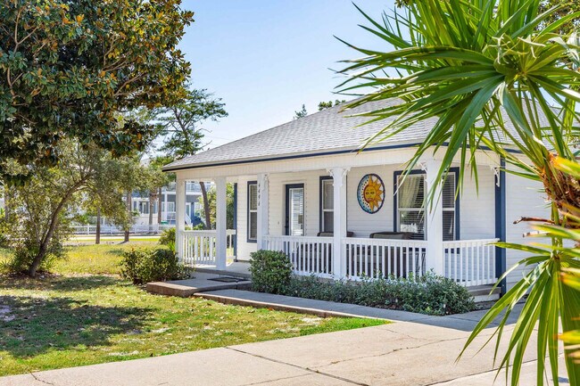 Building Photo - 4496 Luke Ave