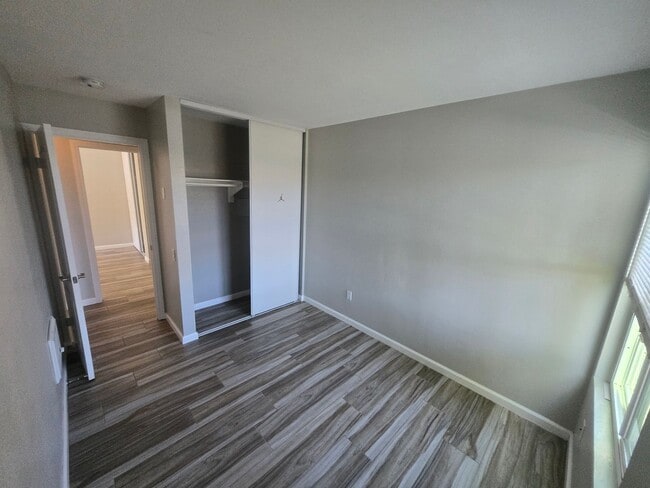 Building Photo - 3454 Castle Glen Dr