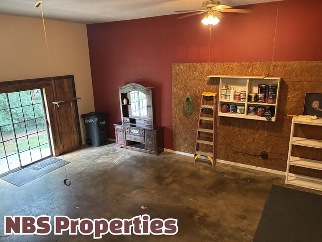 Building Photo - 119 N Clover Hill Ridge Rd