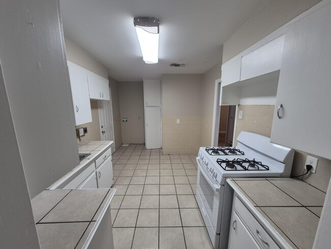 Building Photo - 5403 Avenue B