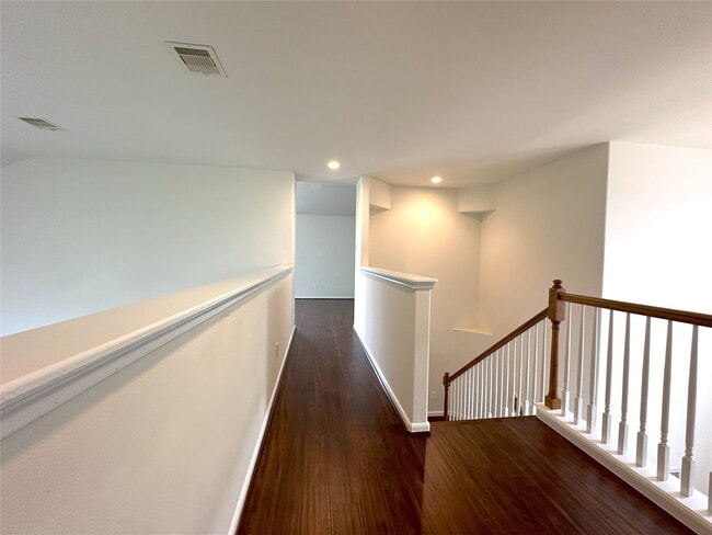 Building Photo - 11115 Lilac Manor Ct