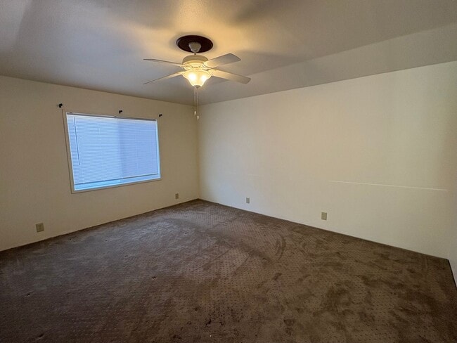 Building Photo - 3 Bed 1 Bath