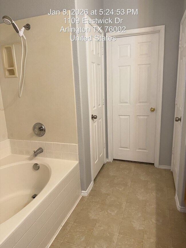 Building Photo - 1109 Eastwick Dr