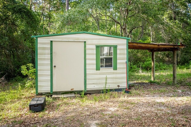 Building Photo - Peaceful Country Living on 2.4 Acres in Saucier