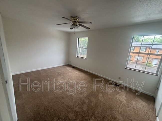 Building Photo - 1207 Crest Brook Dr