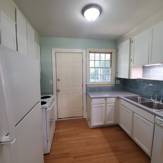 Building Photo - Location, Comfort & Charm – 2BR Duplex Near Fort Jackson