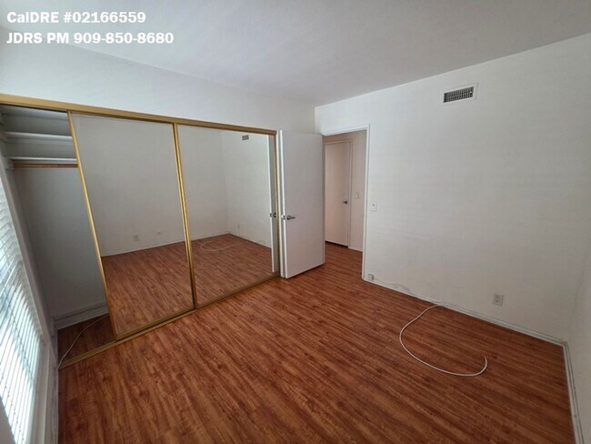 Building Photo - Irvine 3 Bedroom Home With Pool