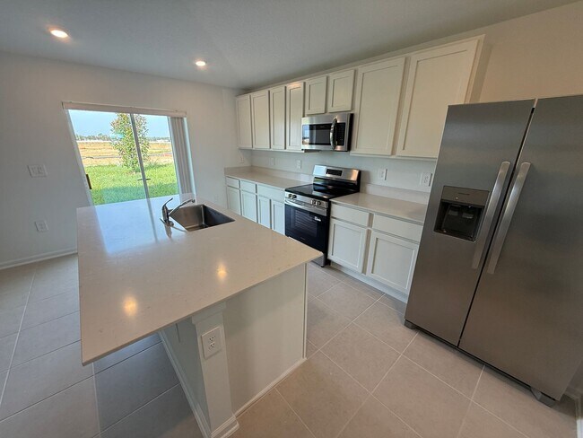 Building Photo - HAINES CITY: 3 Bed/2 Bath/2 Car Garage SFH...