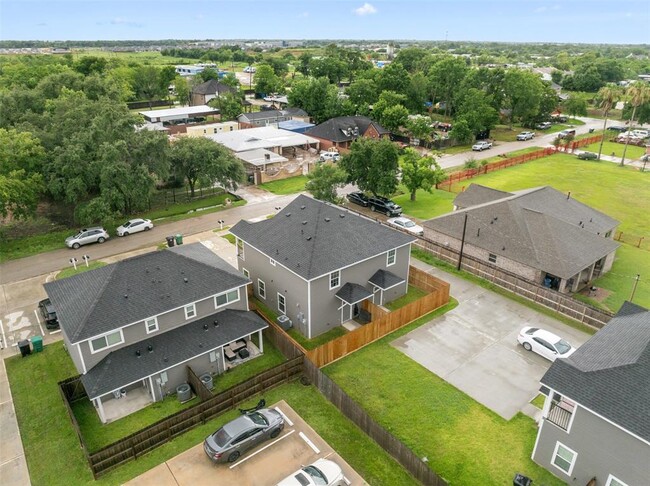 Building Photo - 6421 Osprey Dr