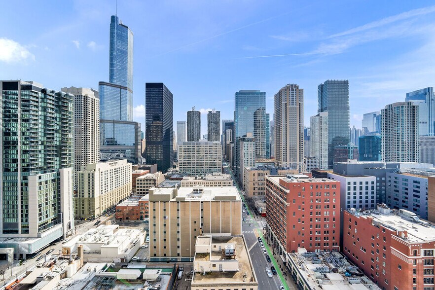 Building Photo - 545 N Dearborn St