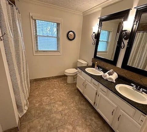 Building Photo - 106 Carey Ln