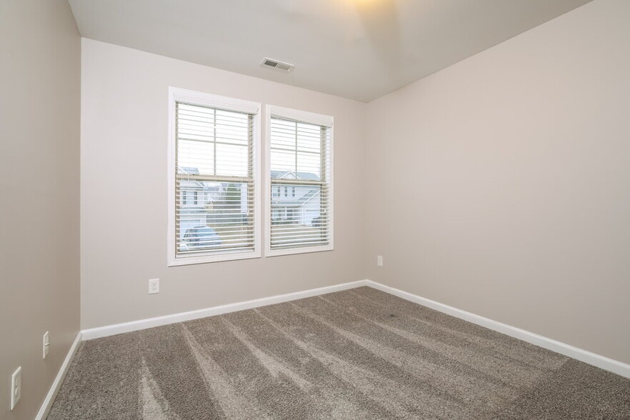 Building Photo - 1253 Braemar Highland Dr