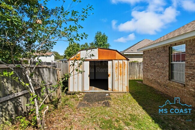Building Photo - 10443 3rd Ave