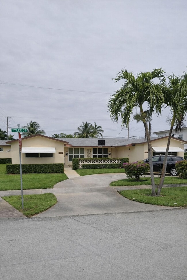 Building Photo - 3709 Tyler St