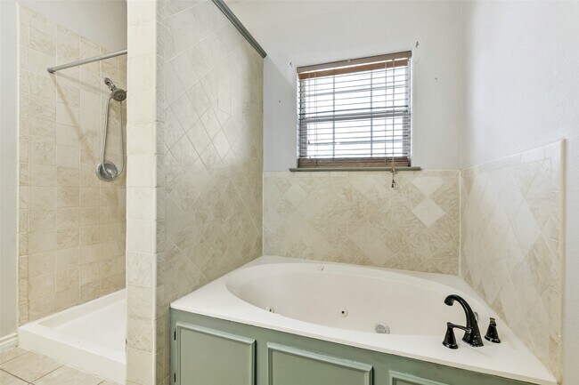 Building Photo - 165 Magnolia Bend