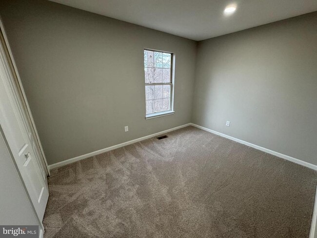 Building Photo - 4641 Deepwood Ct