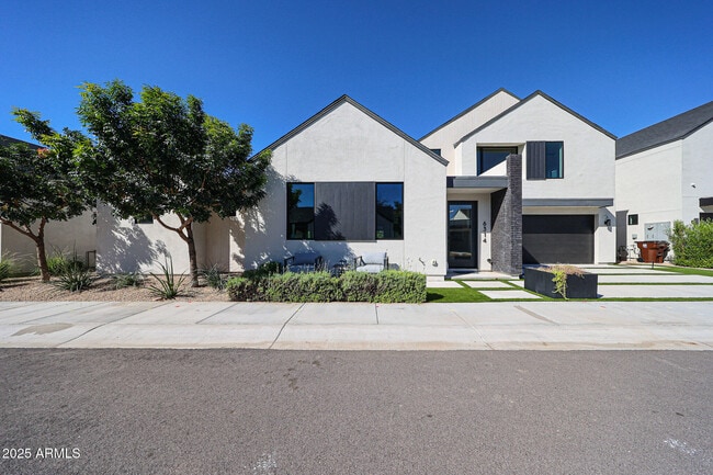 Primary Photo - 6314 N 10th Dr