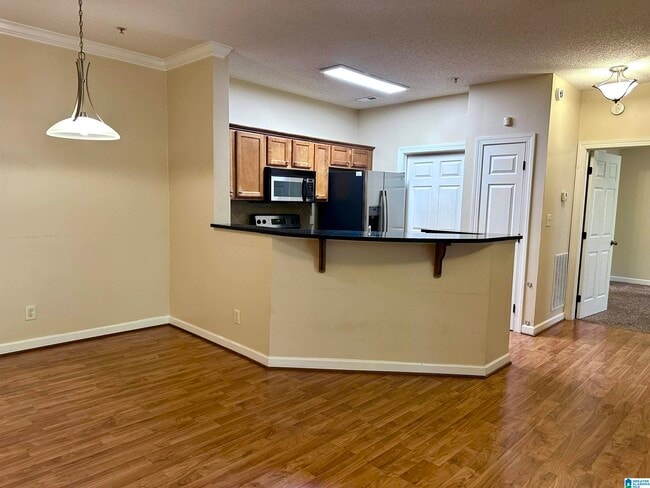 Building Photo - 208 Sterling Oaks Dr